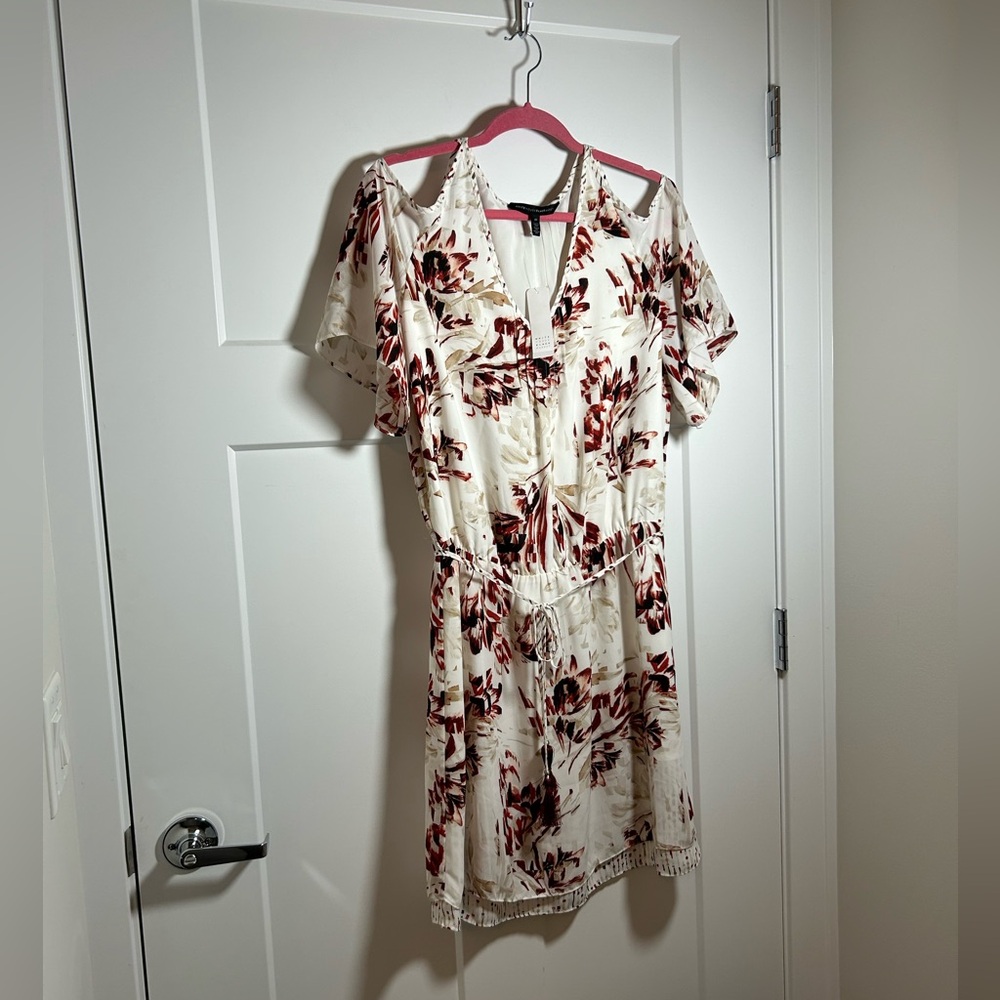 Large cold shoulder dress - White House Black Market
